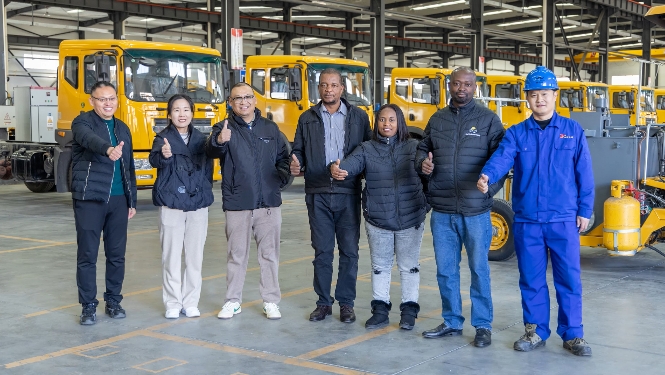 天途路業(yè)道路劃線裝備